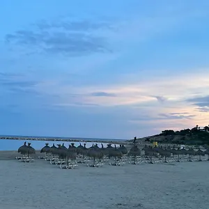 https://chalet-en-la-pineda-cerca-de-la-playa-y-de-port-aventura.catalonia-hotels.com